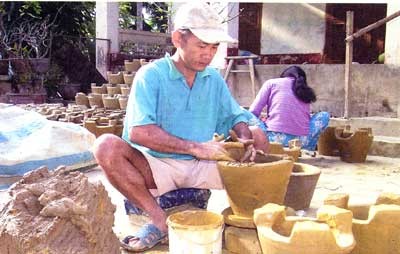 Lu Cam-famous pottery village - ảnh 1